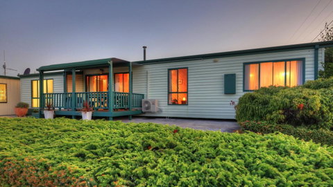 Bicheno Cabin Park - Tourism Guide 25