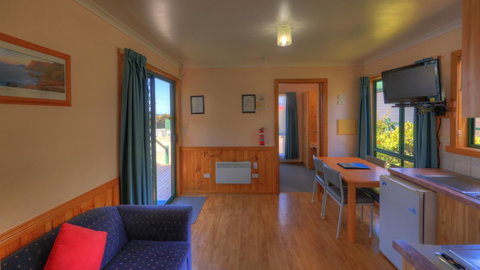 Bicheno Cabin Park - Tourism Guide 5