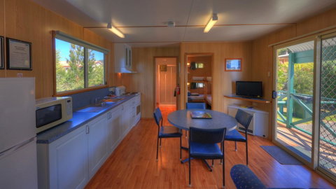 Bicheno Cabin Park - Tourism Guide 35