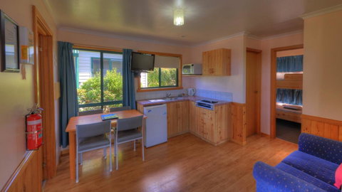 Bicheno Cabin Park - Tourism Guide 36