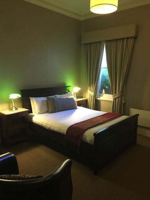 Clydesdale Manor - Travel Search 9