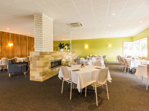 Riverfront Motel & Villas - Travel Agents 24