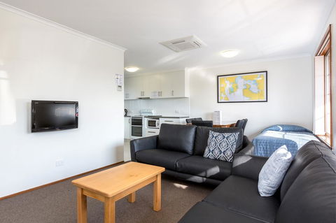 Riverfront Motel & Villas - Travel Agents 1