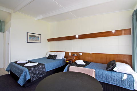 Riverfront Motel & Villas - Travel Agents 38