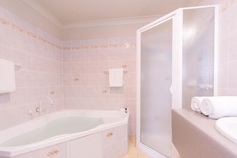 Hadley\'s Orient Hotel - Travel Search 40
