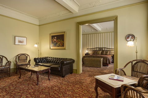 Hadley\'s Orient Hotel - Travel Search 24