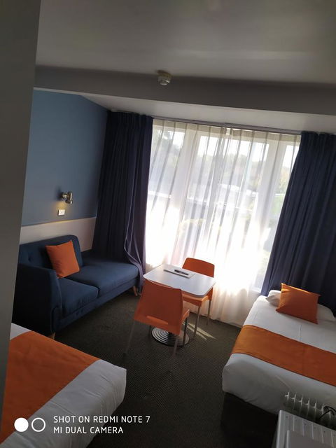 Waterfront Lodge Motel - Travel Agents 6