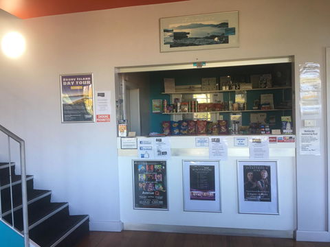 Waterfront Lodge Motel - Travel Agents 19