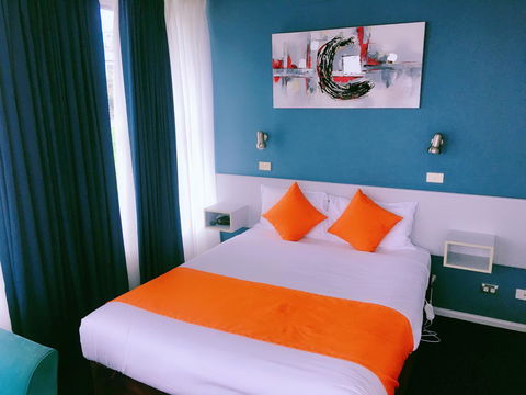 Waterfront Lodge Motel - Travel Agents 24