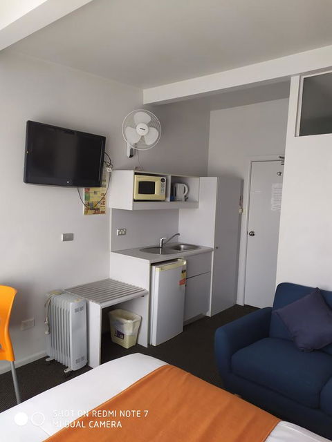 Waterfront Lodge Motel - Travel Agents 14