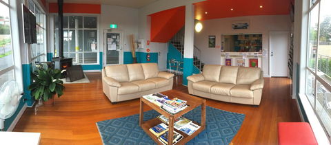 Waterfront Lodge Motel - Travel Agents 20