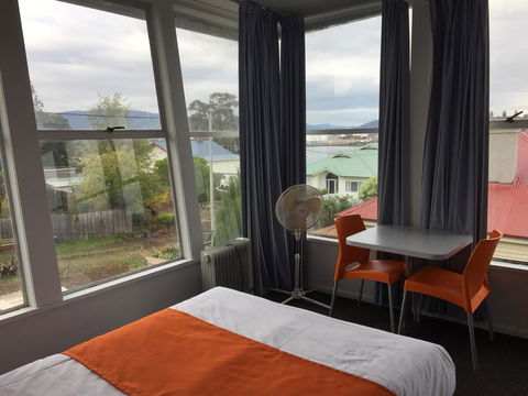 Waterfront Lodge Motel - Travel Agents 41