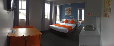 Waterfront Lodge Motel - Travel Agents 42