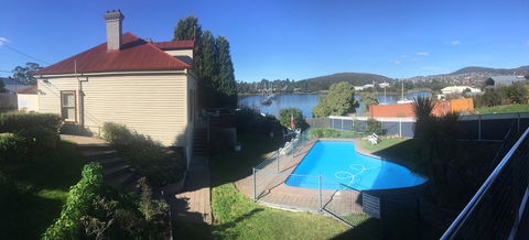 Waterfront Lodge Motel - Travel Agents 43