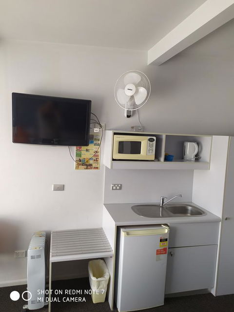 Waterfront Lodge Motel - Travel Agents 3