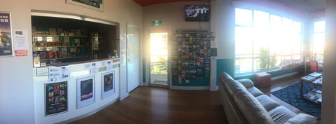 Waterfront Lodge Motel - Travel Agents 30
