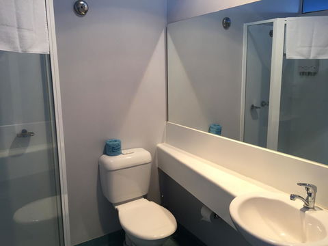 Waterfront Lodge Motel - Travel Agents 28