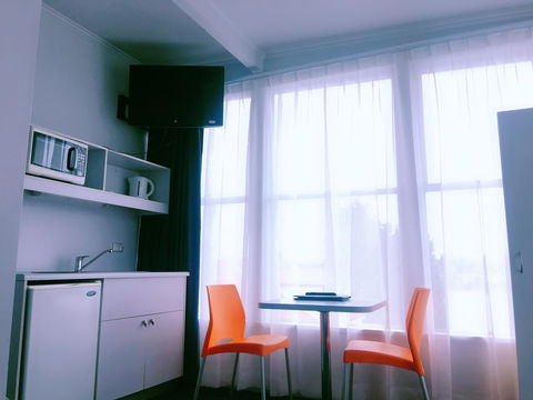 Waterfront Lodge Motel - Travel Agents 25