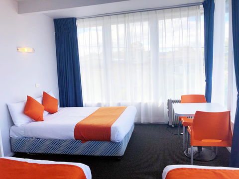 Waterfront Lodge Motel - Travel Agents 9