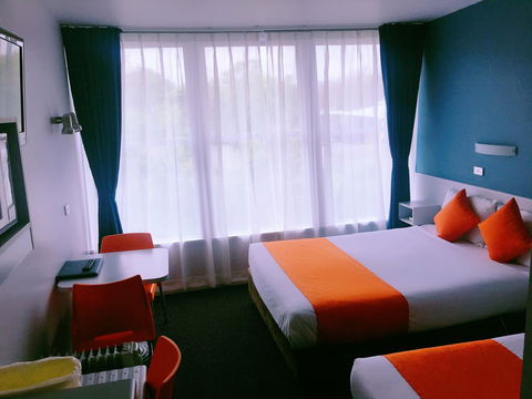 Waterfront Lodge Motel - Travel Agents 23