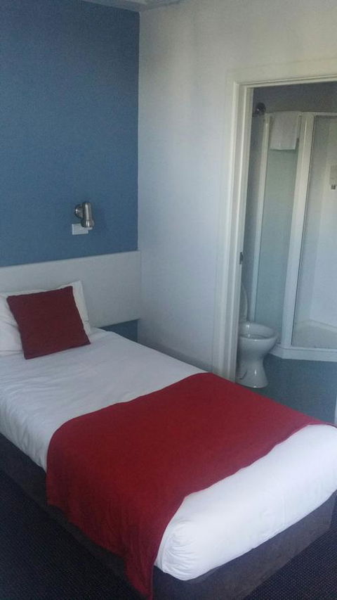 Waterfront Lodge Motel - Travel Agents 39