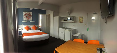 Waterfront Lodge Motel - Travel Agents 35