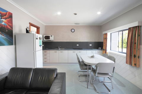 Georges Bay Apartments - Travel Search 38