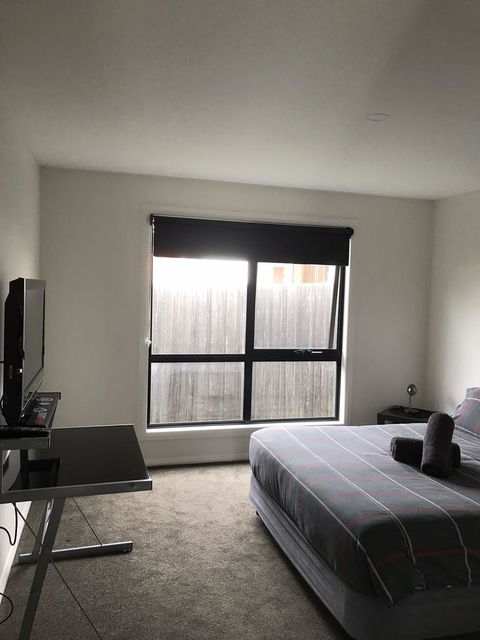 Georges Bay Apartments - Travel Search 7