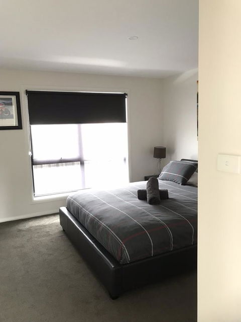 Georges Bay Apartments - Travel Search 5