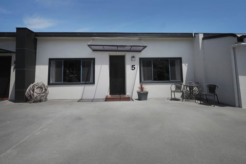 Georges Bay Apartments - Travel Search 31