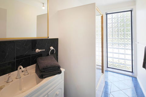 Georges Bay Apartments - Travel Search 30