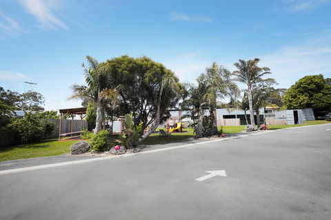 Georges Bay Apartments - Travel Search 43