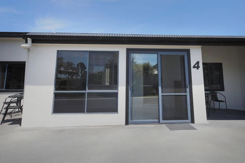 Georges Bay Apartments - Travel Search 35