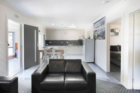 Georges Bay Apartments - Travel Search 34