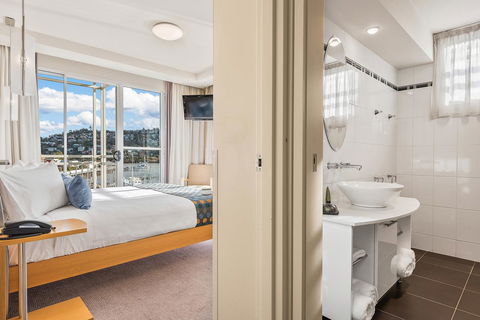Peppers Seaport Hotel - Travel Search 28