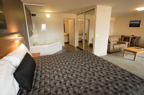 The Old Woolstore Apartment Hotel - Travel Search 31