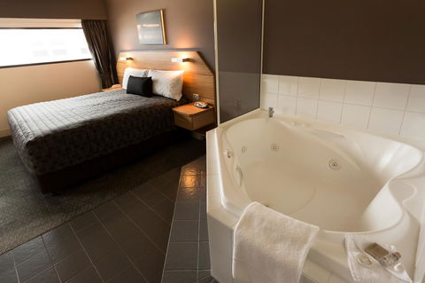 The Old Woolstore Apartment Hotel - Travel Search 28