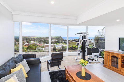 Views Forever - Devonport - Tourism Guide 0