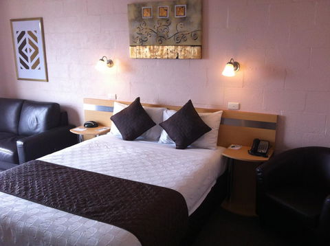 Balmoral On York - Travel Search 28