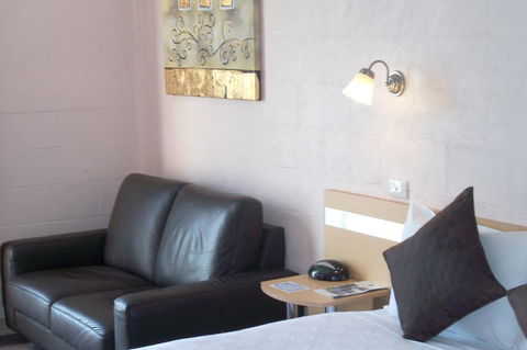 Balmoral On York - Travel Search 34