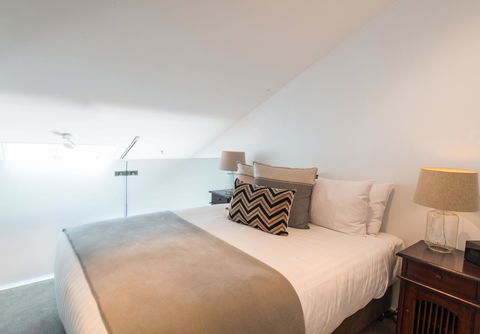 Sullivans Cove Apartments - Travel Search 14