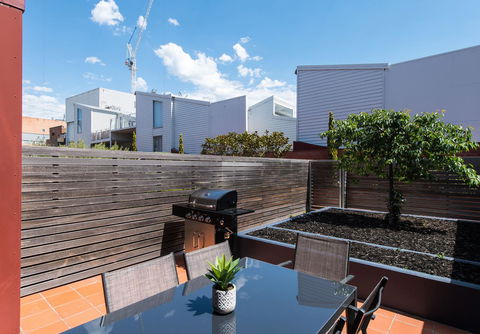 Sullivans Cove Apartments - Travel Search 36