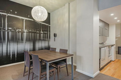 Mantra One Sandy Bay Road - Travel Search 19
