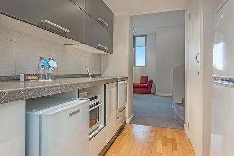Mantra One Sandy Bay Road - Travel Search 5