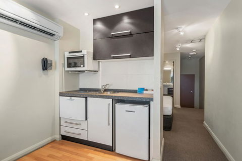 Mantra One Sandy Bay Road - Travel Search 25