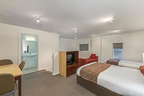 Mantra One Sandy Bay Road - Travel Search 17