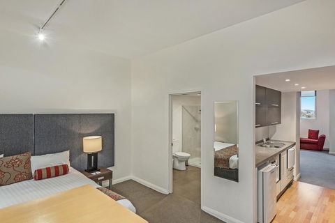 Mantra One Sandy Bay Road - Travel Search 12