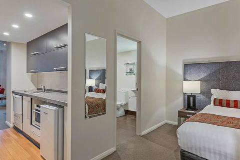 Mantra One Sandy Bay Road - Travel Search 18
