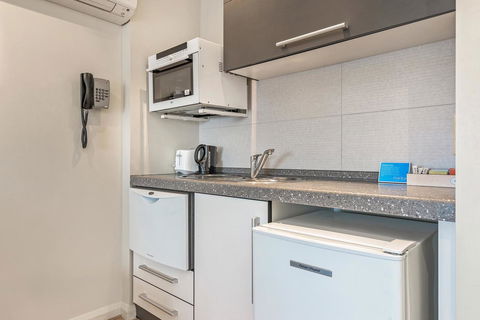 Mantra One Sandy Bay Road - Travel Search 32