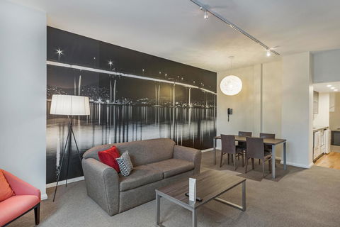 Mantra One Sandy Bay Road - Travel Search 6